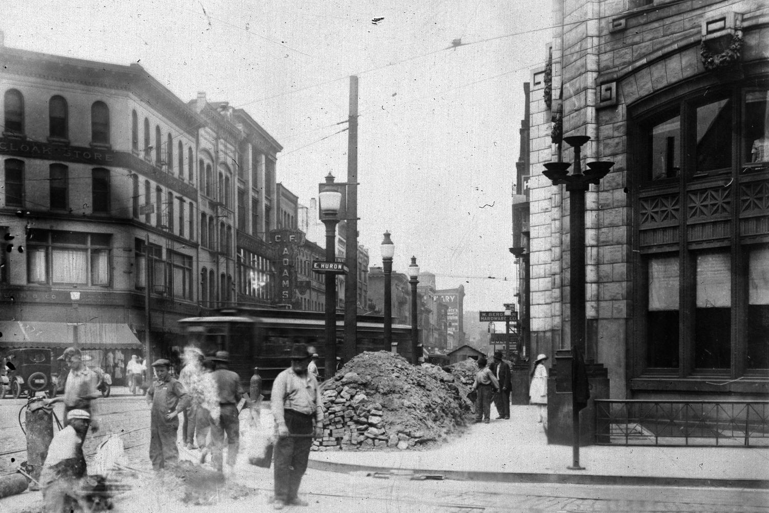 ET_Laying City Fire Pipeline 1921 Historic photo of Electric Tower